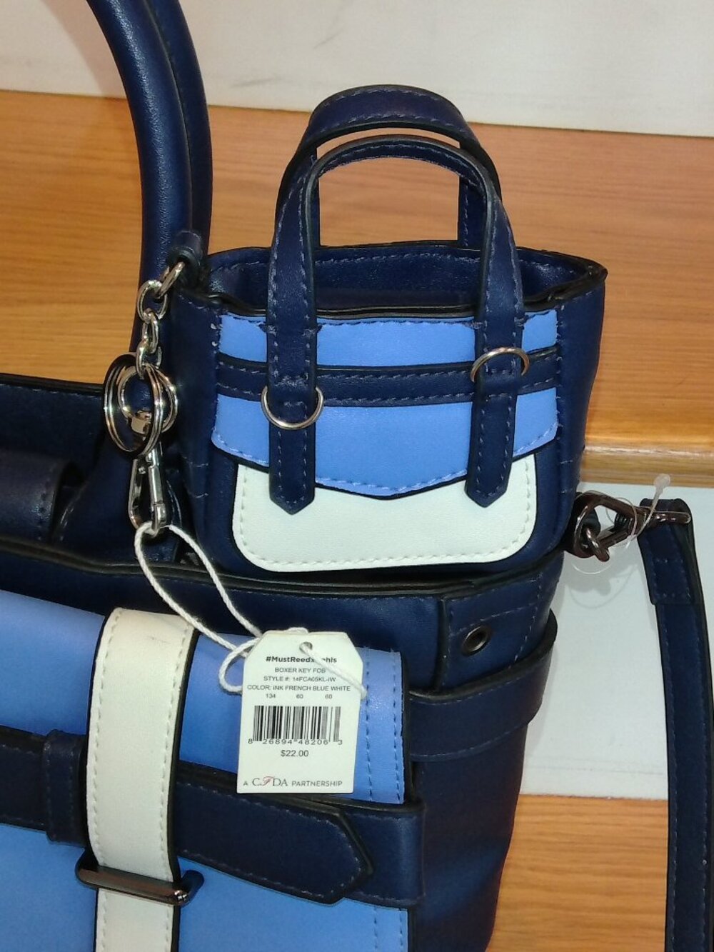 REED Boxer Belted Large Satchel w/Key Fob Charm NEW WITH TAGS! - Picture 3 of 11
